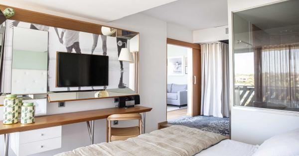 IDL-2500_0000s_0001_4O4A9696