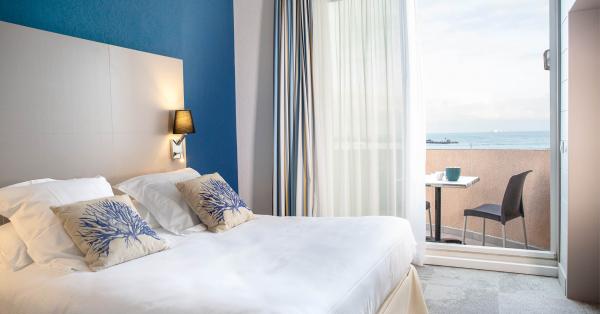 CH-junior-suite-PM-2500_0000s_0001_junior-suite-2